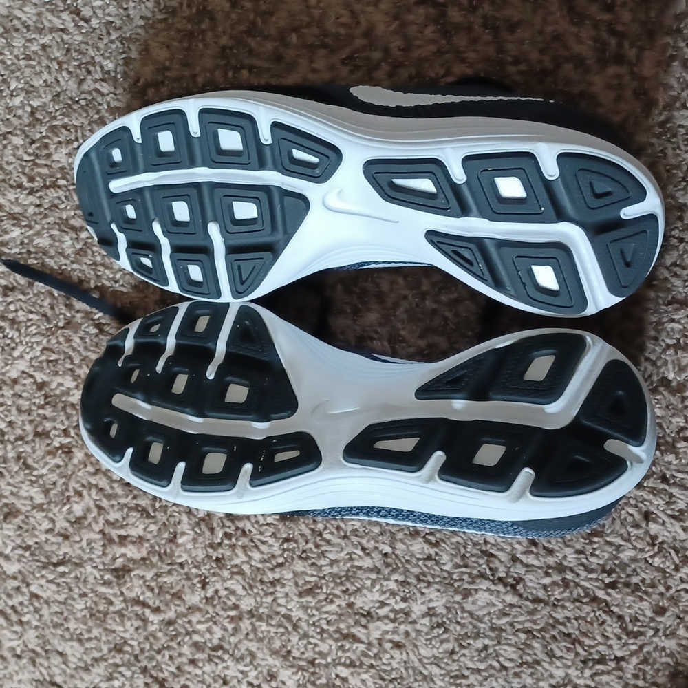 Shoes - Picture 4 of 7
